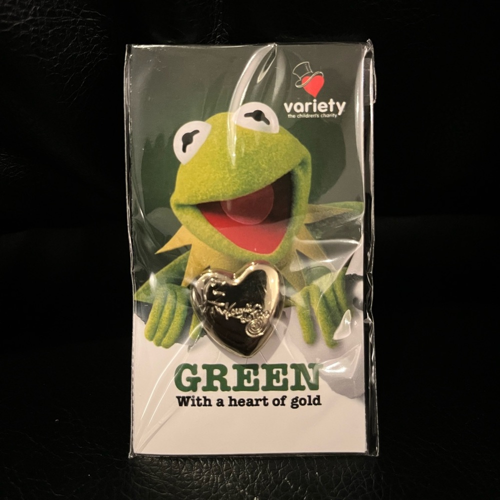 Muppets KERMIT THE FROG Rare Variety Heart Pin/Brooch